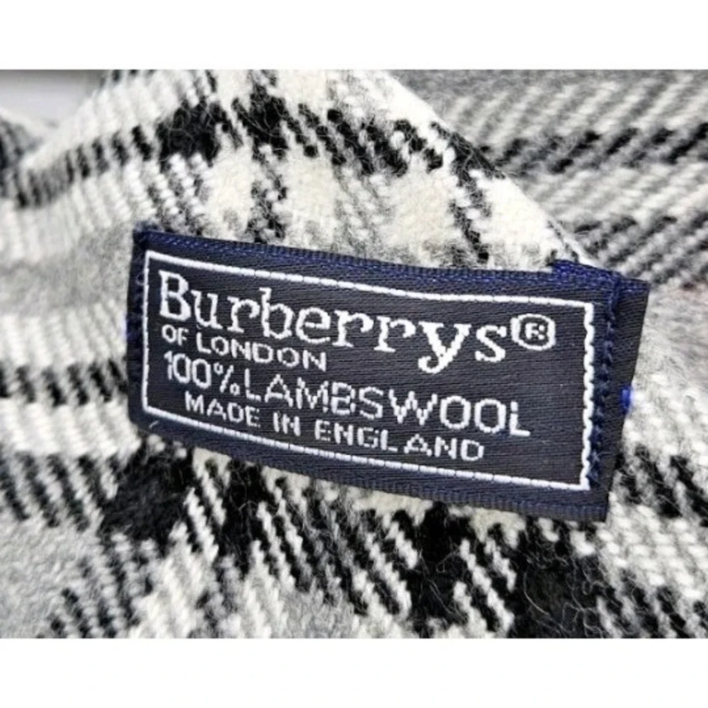 Vintage Burberrys of London Scarf 100% Lambswool Grey Nova Check Plaid Scotland‎